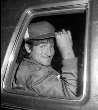 140812051801-12-robin-williams-0812-restricted-horizontal-gallery